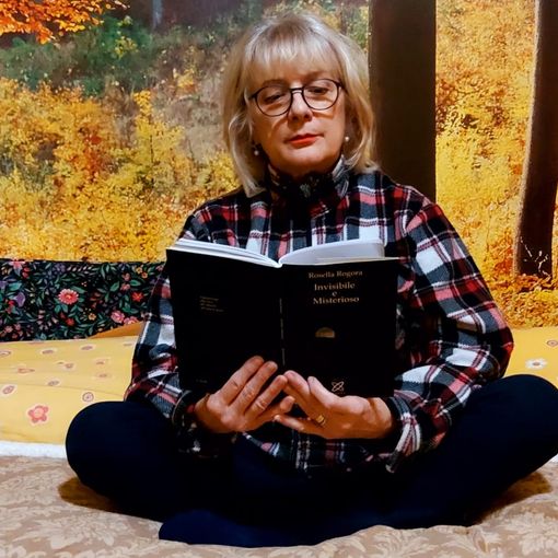 Un'alchimia tra sentimenti ed emozioni: Rosella Rogora con “Invisibile e misterioso” a Solbiate Olona