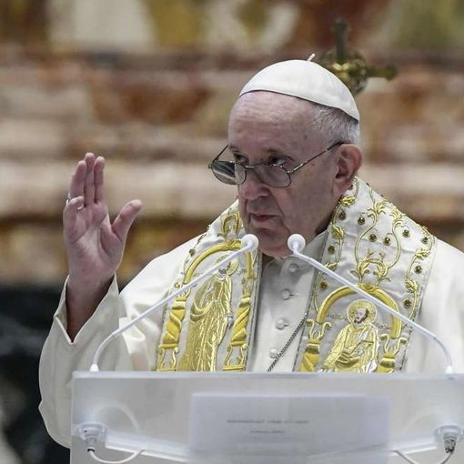 Origgio, il messaggio audio di auguri del Papa a don Cesare Catella: «Grazie per la tua testimonianza, tu prega per me»