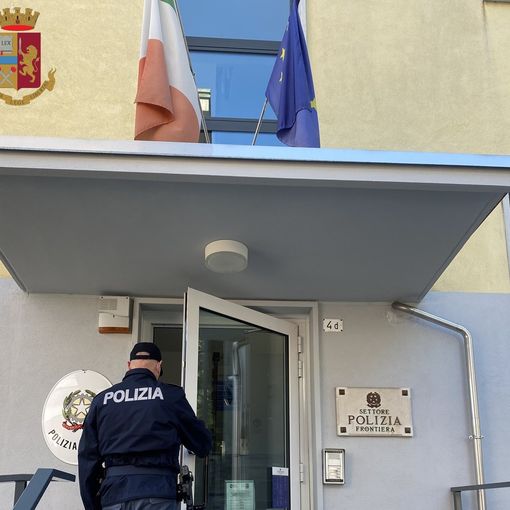Documenti falsi per aggirare la legge sull'immigrazione: denunciate due donne a Lavena Ponte Tresa