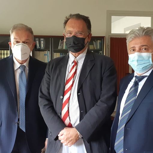 Il rettore dell’Università dell’Insubria Angelo Tagliabue, il giornalista Alessandro Cecchi Paone e il direttore generale Marco Cavallotti