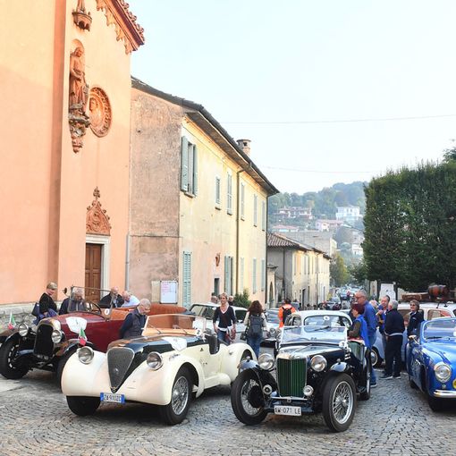 Domenica 24 torna con una settantina di auto d’epoca “Ruote nella Storia” a cura di Aci Varese