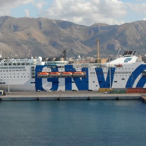 Perché scegliere il traghetto come mezzo di trasporto per recarsi in Sardegna?