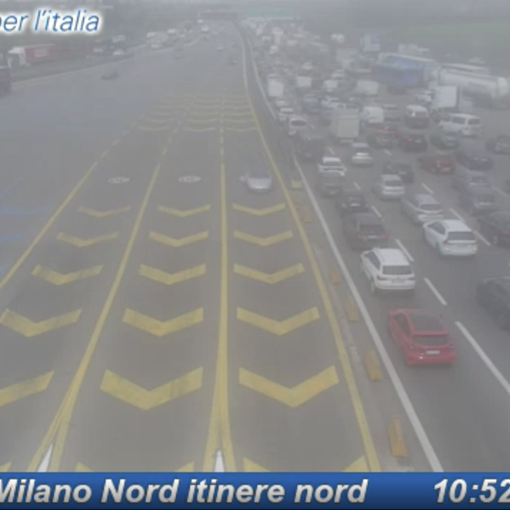 Ribaltamento in A8, traffico bloccato in direzione Varese