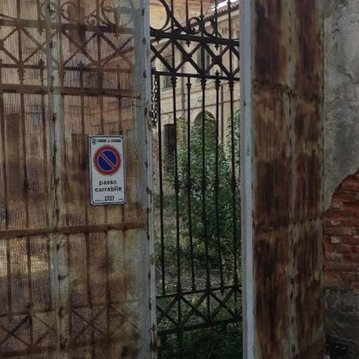 Palazzo Visconti di Saronno pieno di clandestini, blitz dei carabinieri