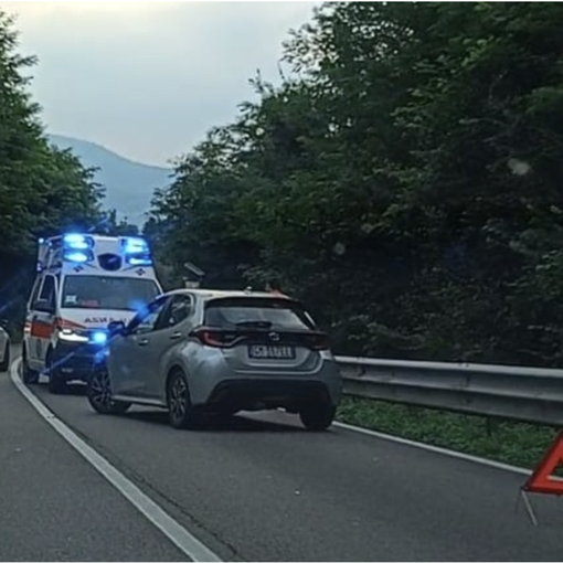 Scontro tra moto e animale selvatico a Cuveglio, ferito un 37enne