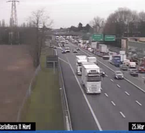 Le code a causa dell'incidente viste dalla webcam di Autostrade per l'Italia