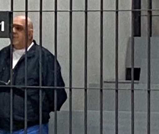 Sergio Domenichini in aula (foto tratta da Luinonotizie.it)