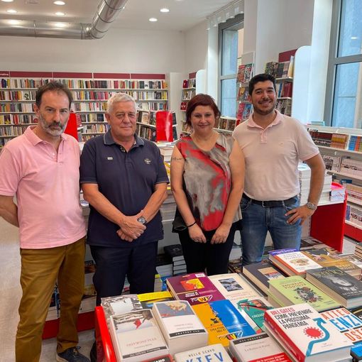 Torna la libreria a Sesto Calende: inaugurata oggi la nuova Ubik in piazza Garibaldi
