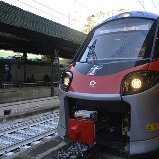 Blocco ferroviario dei &quot;no Green Pass&quot;, Assoutenti: «Pronti a denunciare chi ci impedirà di prendere il treno»