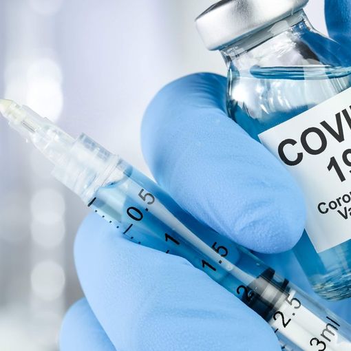 L'Aifa sospende l'uso del vaccino AstraZeneca in tutta Italia