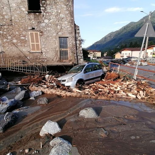 FOTO. Disastro in Valcamonica: un'onda di fango sommerge alcuni paesi nel Bresciano. Persone intrappolate nelle case