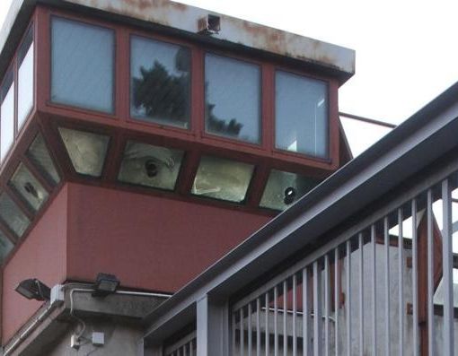 Notte di ricerche in città ma gli evasi sono ancora in fuga
