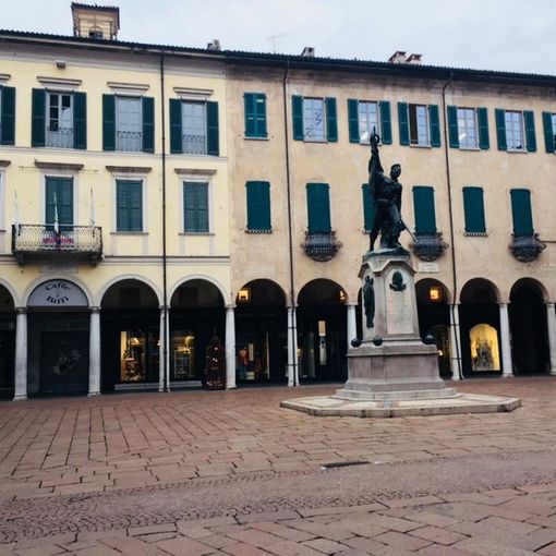 Varese scende in piazza a fianco delle donne iraniane