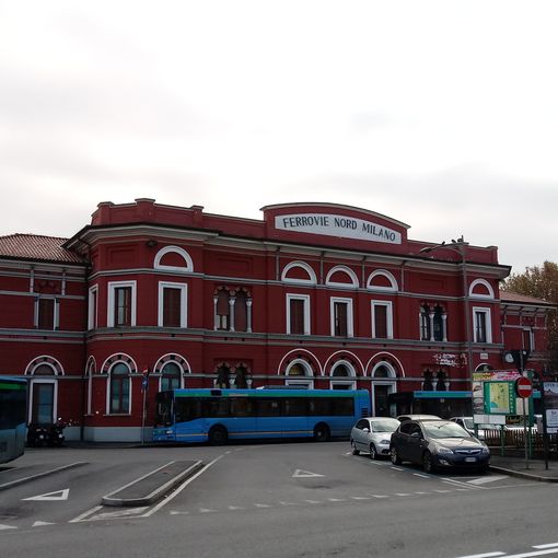 Un uomo di 56 anni muore davanti alla stazione di Varese