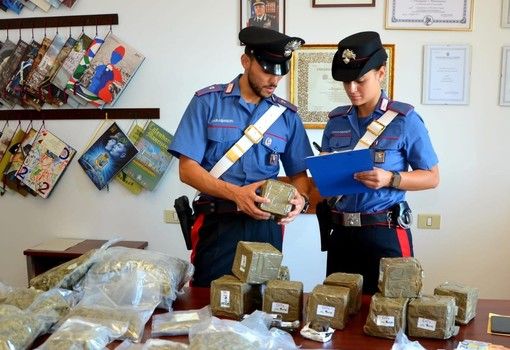 Nascondevano oltre 16 chili di droga, due arresti a Verbania