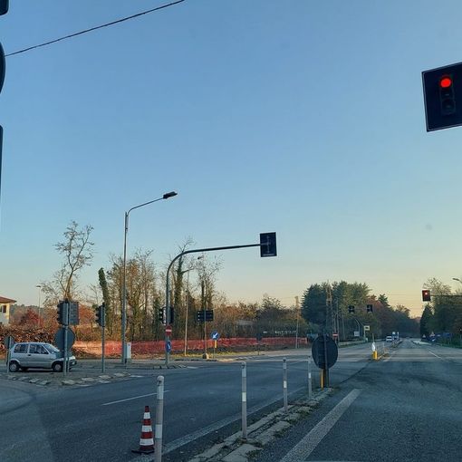 L'incrocio semaforico di Vergiate sulla superstrada