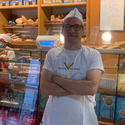 INCHIESTA/1. C’è chi resiste e non aumenta i prezzi: «Finché posso i maggiori costi li assorbo io…»