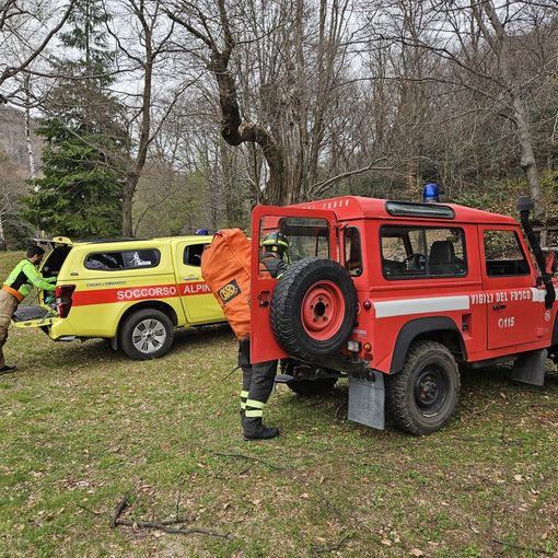 Donna di 82 cade sul sentiero e si ferisce: recuperata dai soccorritori