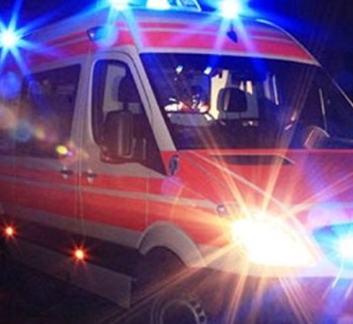 Alcol e giovani, tanti interventi in nottata. Grave una 23enne