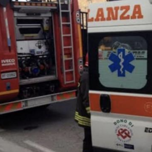 Si schianta con l'auto contro un mezzo pesante: gravissimo 19enne a Solaro