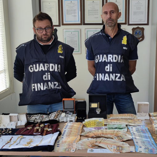 Contrabbando di orologi di lusso. Maxi sequestro della Finanza a Malpensa