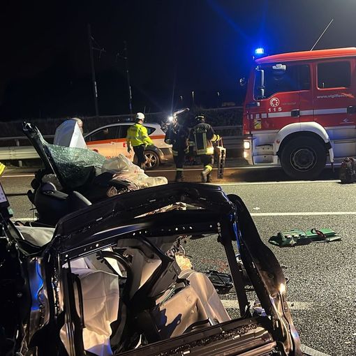 Milano, furgone contromano in autostrada: un ferito grave. Il conducente scappa nei campi