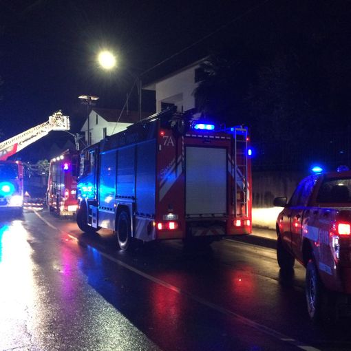 I vigili del fuoco a Locate Varesino