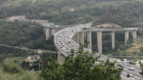 Inizia il gran rientro dalla Liguria dopo Ferragosto: traffico in tilt sulla A10 con code di 25 km