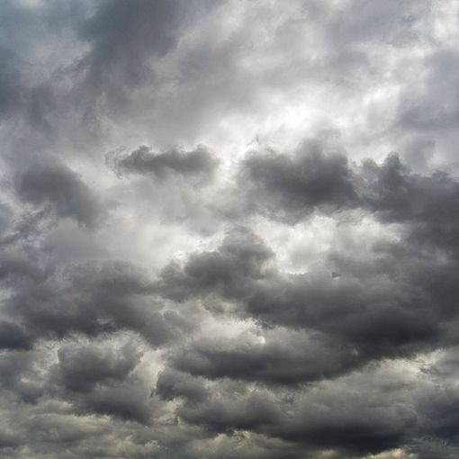 Pioggia e 17 gradi. I temporali scacciano l'afa e Varese respira: «Settimana prossima sole e meno caldo»