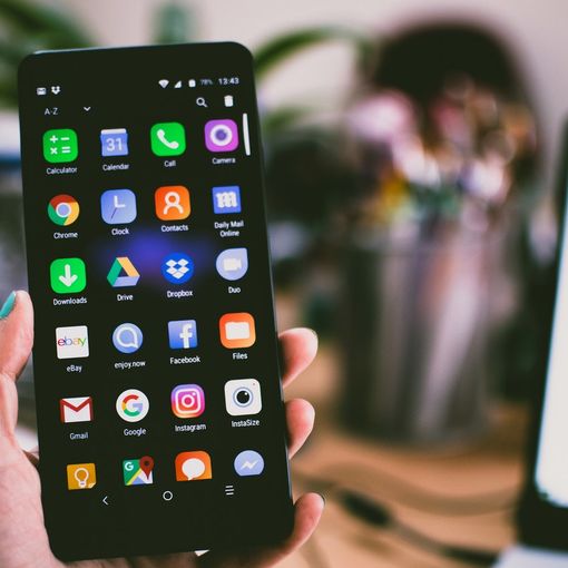 Come trascorrono il tempo gli italiani sullo smartphone