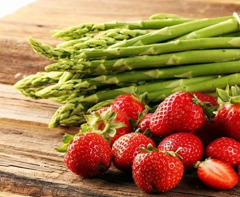 CHE FARE NEL WEEKEND – Fragole e asparagi, benessere, danza tra le rose, escursioni e... Goldrake per tre giorni ricchi di appuntamenti