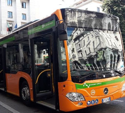 Controlli dei Nas anche sugli autobus di Varese, Autolinee Varesine: «Per ora nessuna traccia di Covid»