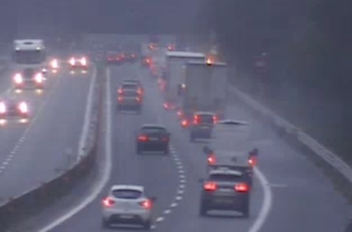 Veicolo si ribalta in autostrada: soccorsi tre ragazzi di 16 e 19 anni