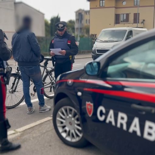 Consegnavano le dosi in bici e monopattino, stroncato il delivery della droga a Gallarate, Cassano e Fagnano