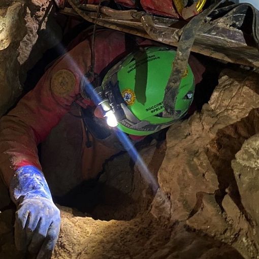 FOTO. Soccorso alpino speleologico, esercitazione a 360 metri di profondità al Campo dei Fiori