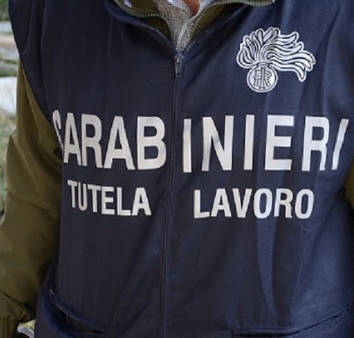 Varese, controlli dei carabinieri in tre negozi etnici: lavoratore in nero e 60mila euro di multa