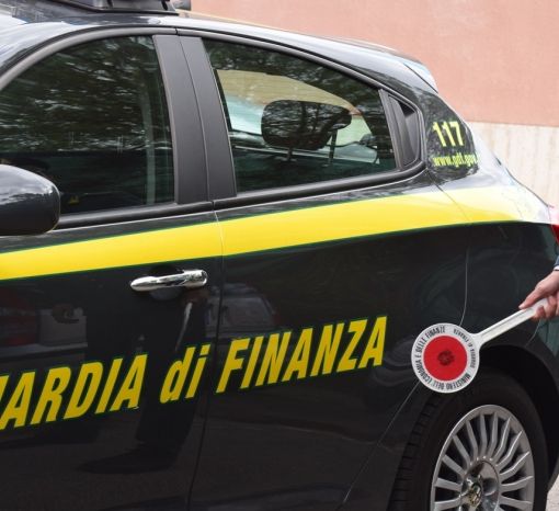 Condannato per reati tributari, la Finanza confisca 90mila euro a un imprenditore comasco