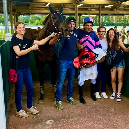 Alessandro Bonfatti, Tilly The Filly e l’allenatrice Federica Tomasini subito dopo il successo di mercoledì scorso (credit Brusa.Media)