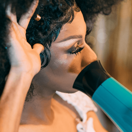 Capelli secchi e sfibrati: che cosa fare?
