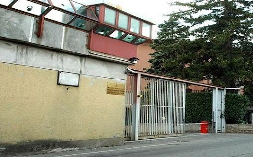 Rivolta ai Miogni, polizia e carabinieri intervengono in carcere in assetto anti sommossa