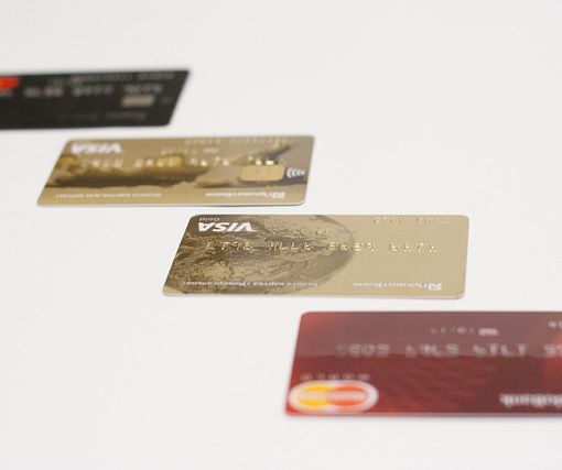 Educazione finanziaria: la differenza fra carta di credito e carta di debito
