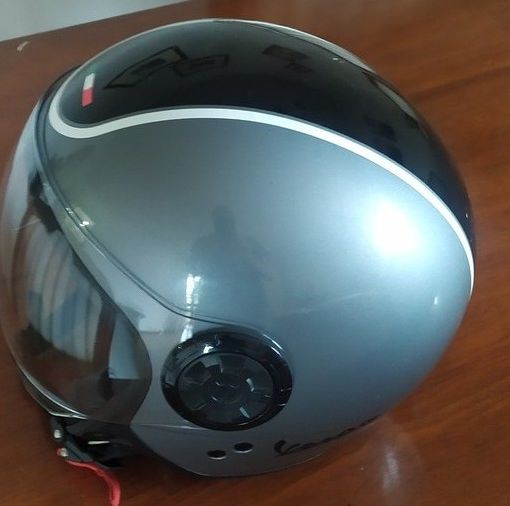 «Ho trovato casco da moto, cerco proprietario»