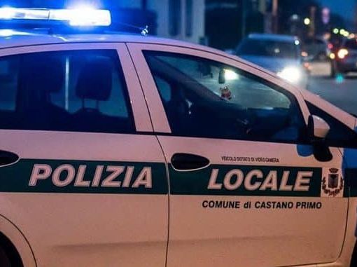 La Polizia locale di Castano (foto pubblicata dal sindaco)
