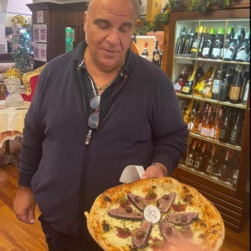 Nasce a Gallarate la pizza The Queen, l'omaggio più gustoso alla Regina Elisabetta
