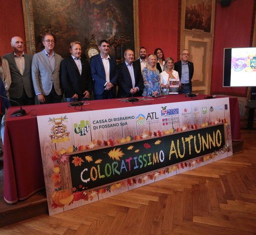 A Fossano fuochi d’artificio, musica, colori, profumi e sapori nella 23^ edizione di Coloratissimo Autunno (VIDEO)