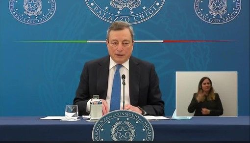 Il premier Draghi durante il suo intervento in Senato