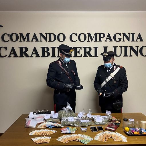 Aveva trasformato il cortile in una piccola piazza per lo spaccio, 31enne arrestato dai carabinieri