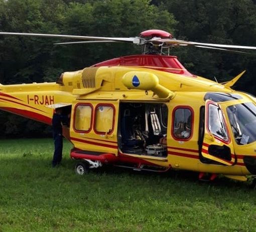 Bimbo di 4 anni investito da un furgone: trasportato in ospedale con l'elisoccorso in codice rosso