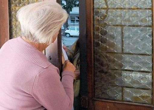 Agesp mette in guardia dai falsi addetti dell'igiene ambientale: «Non dovete farli entrare in casa»