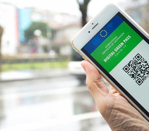 Verso il Green Pass obbligatorio per trasporti e personale scolastico dal 1° settembre
